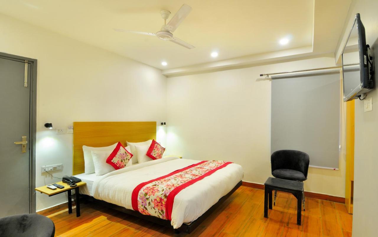 The Red York Hotel Ghaziabad Exterior foto