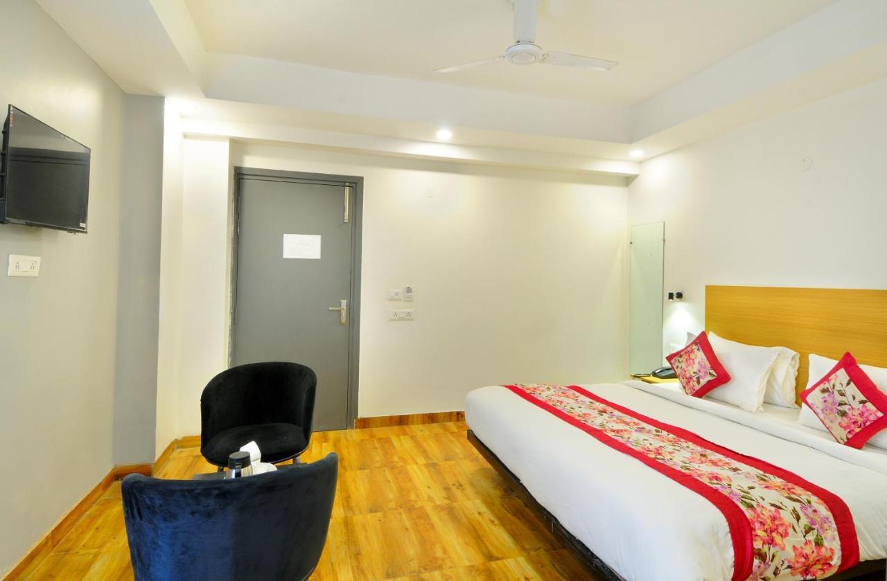 The Red York Hotel Ghaziabad Exterior foto