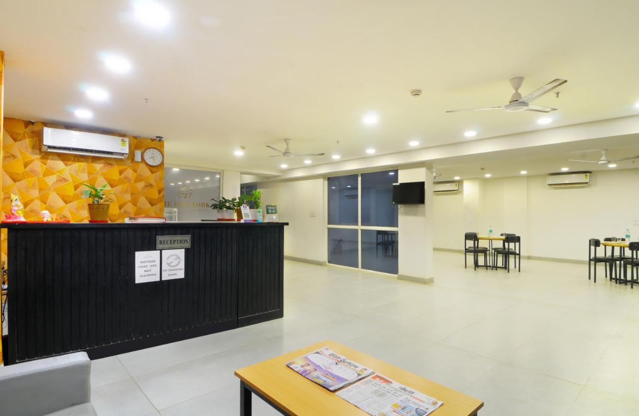 The Red York Hotel Ghaziabad Exterior foto