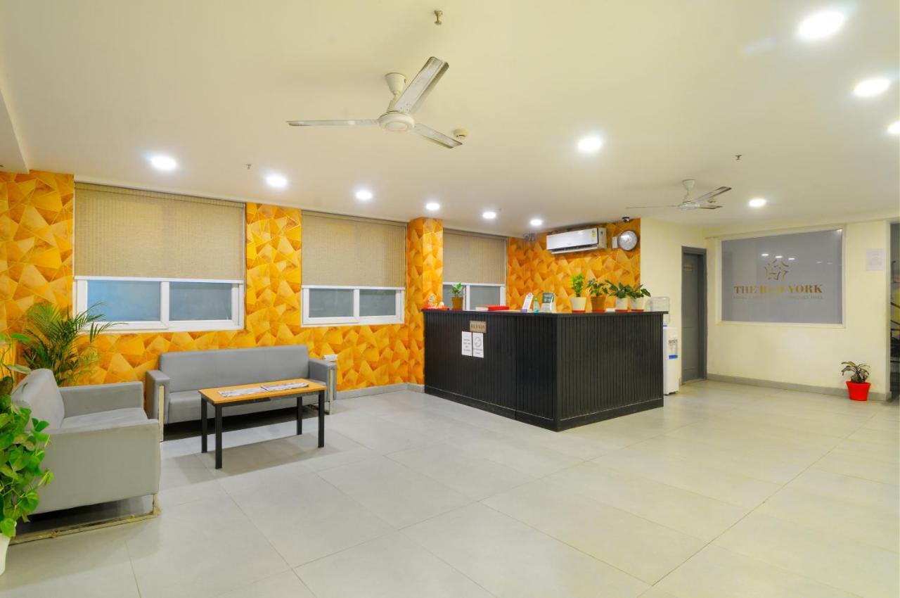 The Red York Hotel Ghaziabad Exterior foto