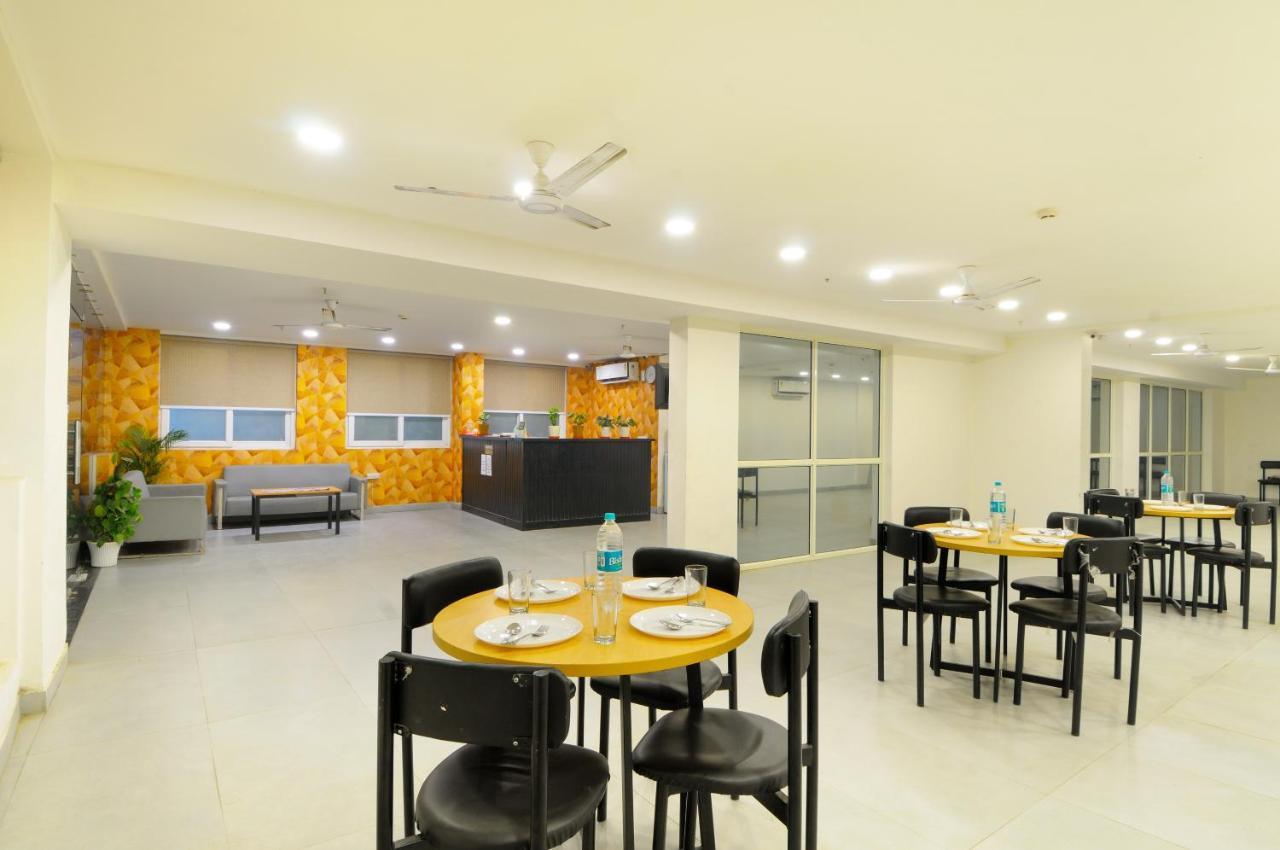 The Red York Hotel Ghaziabad Exterior foto